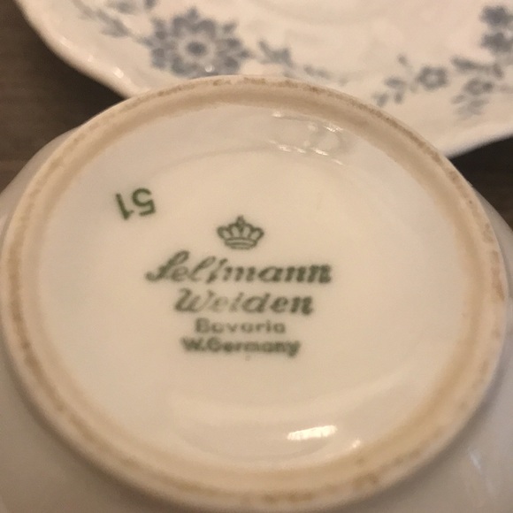 Seltmann Weiden Christina porcelain white and blue cup and saucer set of 4 GUC - Picture 3 of 7